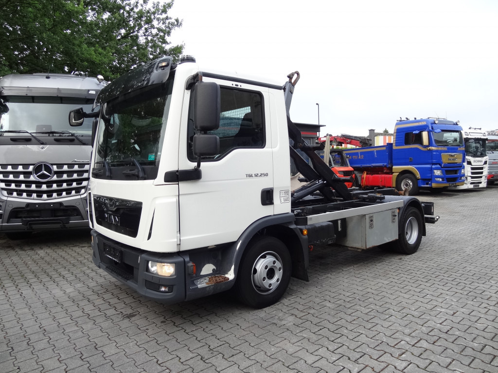 MAN TGL 12.250 Haken - Мултилифт с кука камион: снимка 1 MAN TGL 12.250 Haken - Мултилифт с кука камион: снимка 1