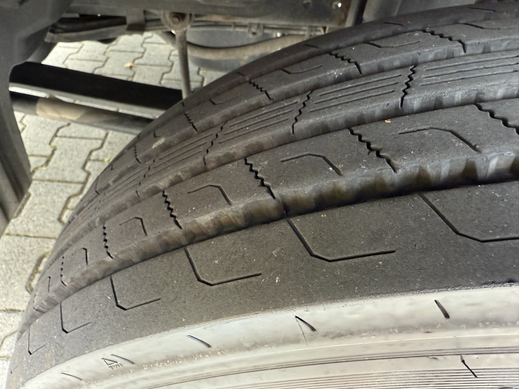 MAN TGL 7.180 4X2 BL 1500Kg Ladebordwand - Камион с брезент: снимка 3 MAN TGL 7.180 4X2 BL 1500Kg Ladebordwand - Камион с брезент: снимка 3