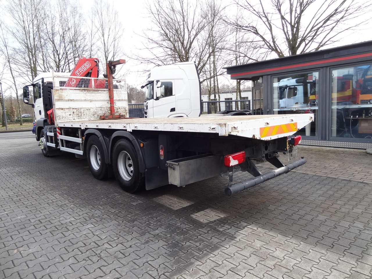 Бордови камион, Камион с кран MAN TGS 26.320 6X4 BB mit Kran Fassi F175: снимка 13