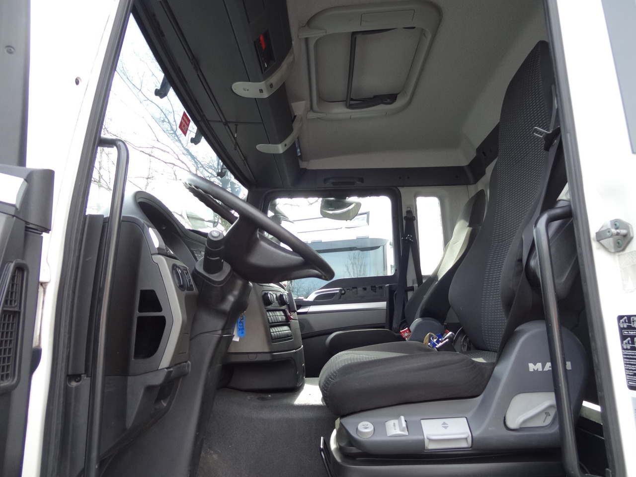 Бордови камион, Камион с кран MAN TGS 26.320 6X4 BB mit Kran Fassi F175: снимка 6