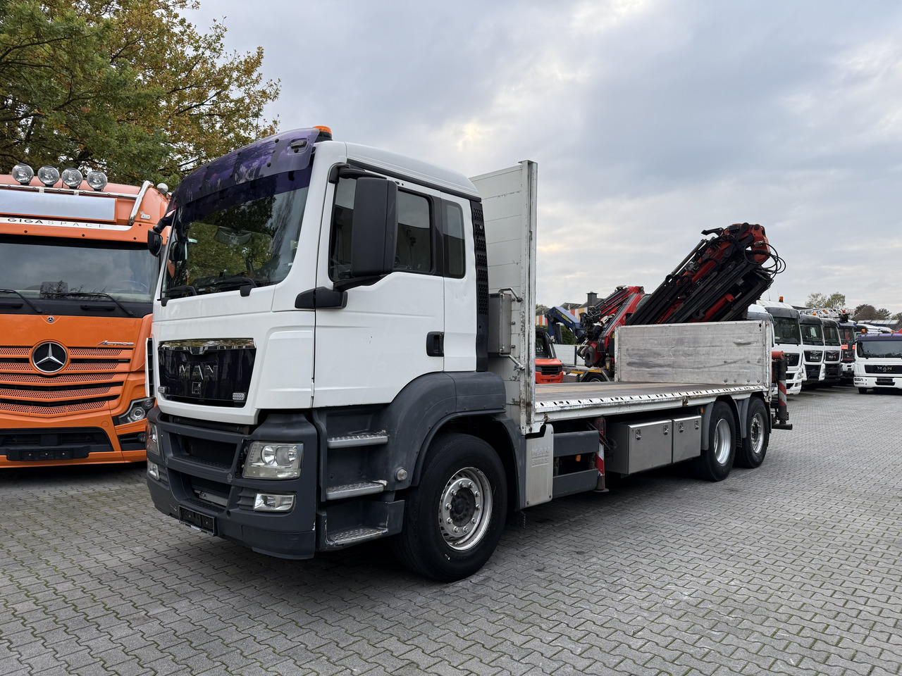 MAN TGS 26.360 6X2 Palfinger 27002 bis 26.5 Meter - Камион с кран, Бордови камион: снимка 1 MAN TGS 26.360 6X2 Palfinger 27002 bis 26.5 Meter - Камион с кран, Бордови камион: снимка 1