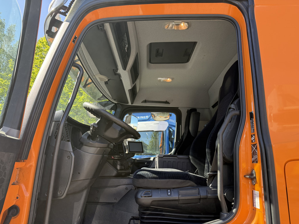 Mercedes-Benz Actros 1827 Kran Palfinger PK 9002 - Бордови камион, Камион с кран: снимка 4 Mercedes-Benz Actros 1827 Kran Palfinger PK 9002 - Бордови камион, Камион с кран: снимка 4