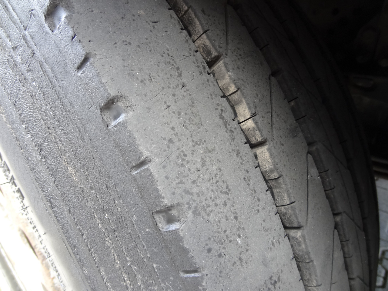 Mercedes-Benz Actros 2533 6X2 HMF 1820 Langmaterial - Бордови камион, Камион с кран: снимка 3 Mercedes-Benz Actros 2533 6X2 HMF 1820 Langmaterial - Бордови камион, Камион с кран: снимка 3