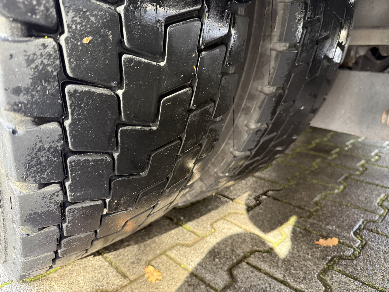 Mercedes-Benz Actros 2535 6X2 HMF 2420 bis 25 Meter - Камион с кран, Бордови камион: снимка 3 Mercedes-Benz Actros 2535 6X2 HMF 2420 bis 25 Meter - Камион с кран, Бордови камион: снимка 3