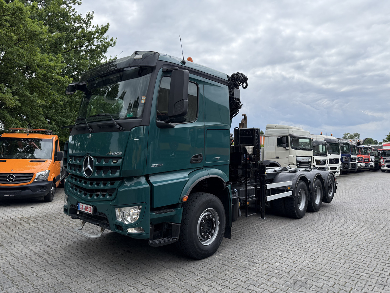 Mercedes-Benz Arocs 3251 8X4 Haken mit Kran HMF 2620 K5 - Мултилифт с кука камион, Камион с кран: снимка 1 Mercedes-Benz Arocs 3251 8X4 Haken mit Kran HMF 2620 K5 - Мултилифт с кука камион, Камион с кран: снимка 1