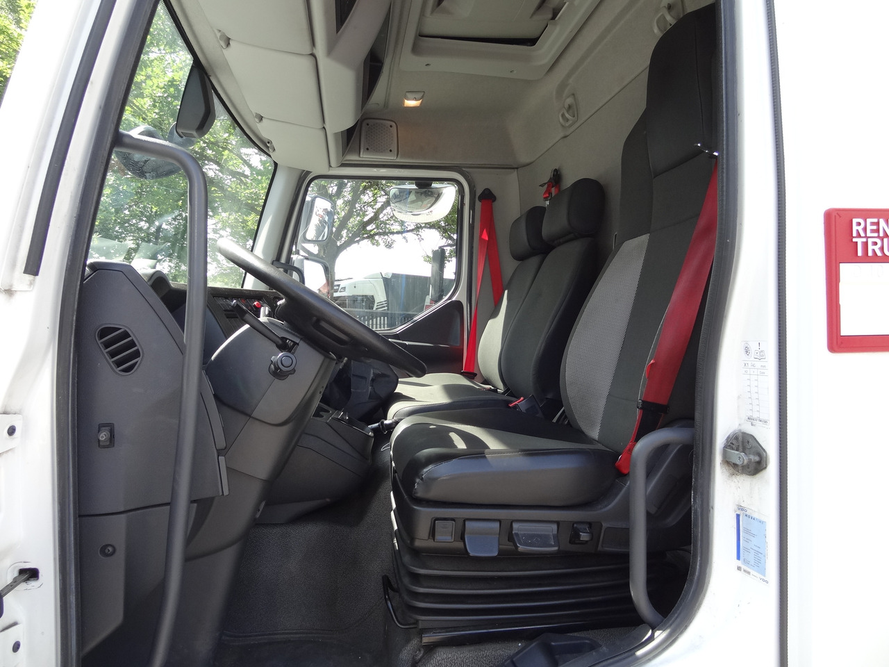 Renault D10.210 7m Koffer - Камион фургон: снимка 4 Renault D10.210 7m Koffer - Камион фургон: снимка 4