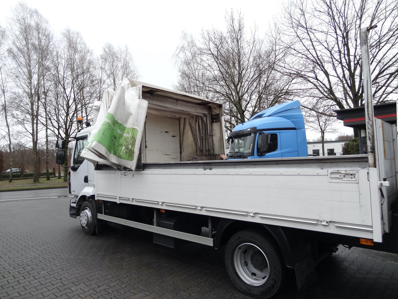 Renault Midlum 300.12 Fassi F80 - Камион с кран, Бордови камион: снимка 3 Renault Midlum 300.12 Fassi F80 - Камион с кран, Бордови камион: снимка 3