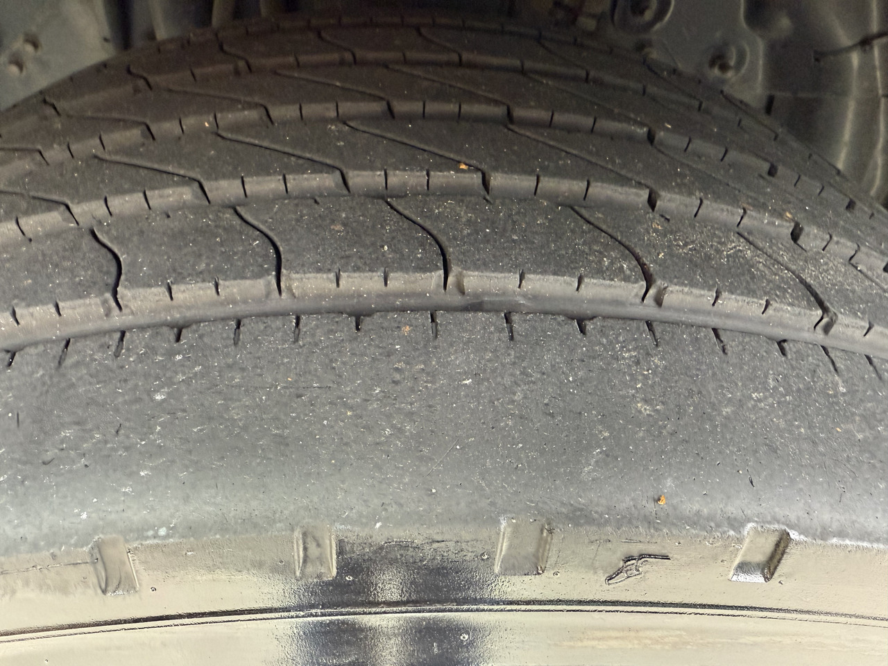 Scania P410 4X2 Palfinger PK 13001 - Бордови камион, Камион с кран: снимка 2 Scania P410 4X2 Palfinger PK 13001 - Бордови камион, Камион с кран: снимка 2