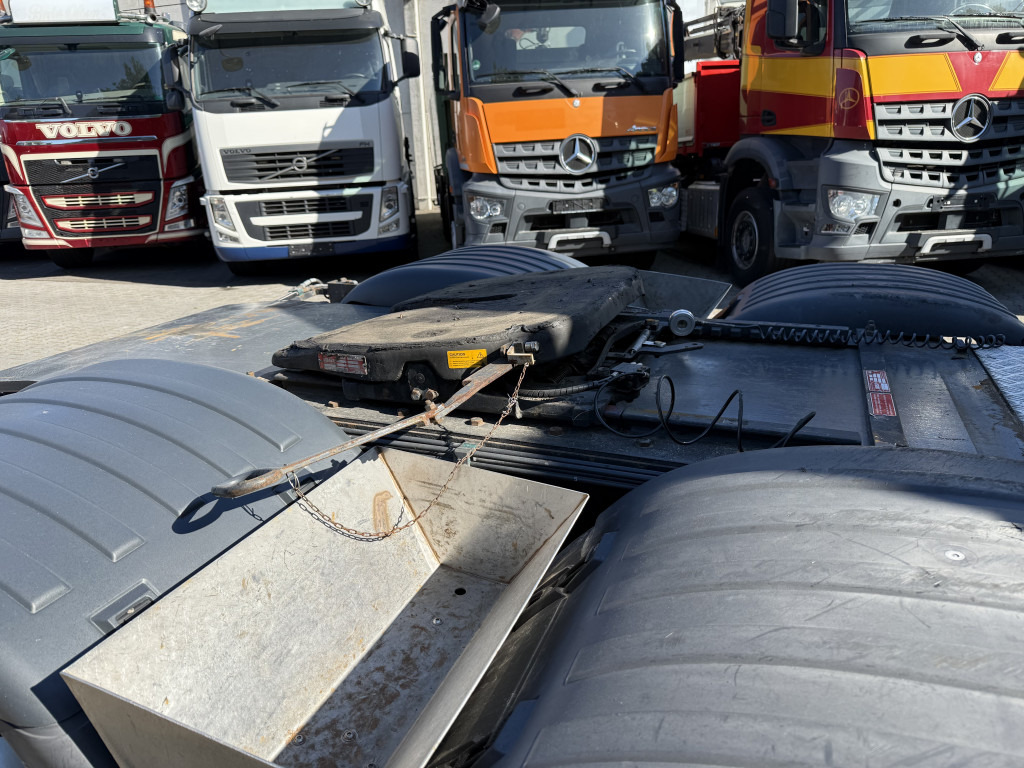 Scania R400 6X2 Kran Hiab 377-8 bis 25 Meter - Камион с кран, Влекач: снимка 2 Scania R400 6X2 Kran Hiab 377-8 bis 25 Meter - Камион с кран, Влекач: снимка 2