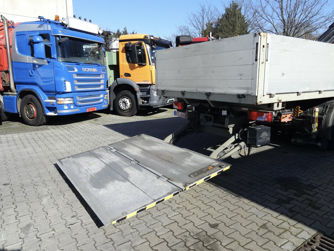 Scania R440 6X2*4 Kran HMF 3000 bis 30 Meter - Камион с кран, Бордови камион: снимка 4 Scania R440 6X2*4 Kran HMF 3000 bis 30 Meter - Камион с кран, Бордови камион: снимка 4