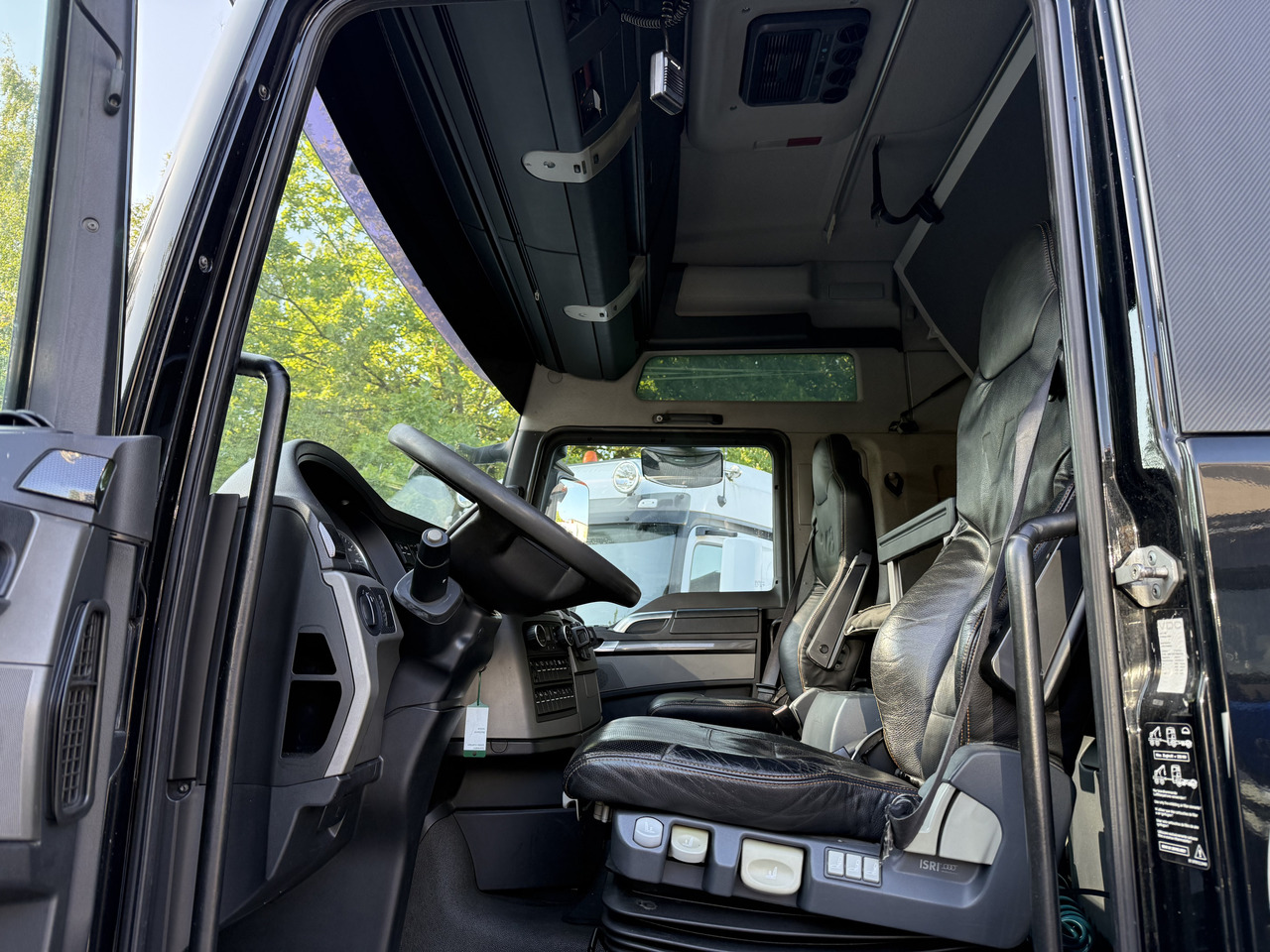 MAN TGX 18.680 4X2 BLS V8 - Влекач: снимка 5 MAN TGX 18.680 4X2 BLS V8 - Влекач: снимка 5