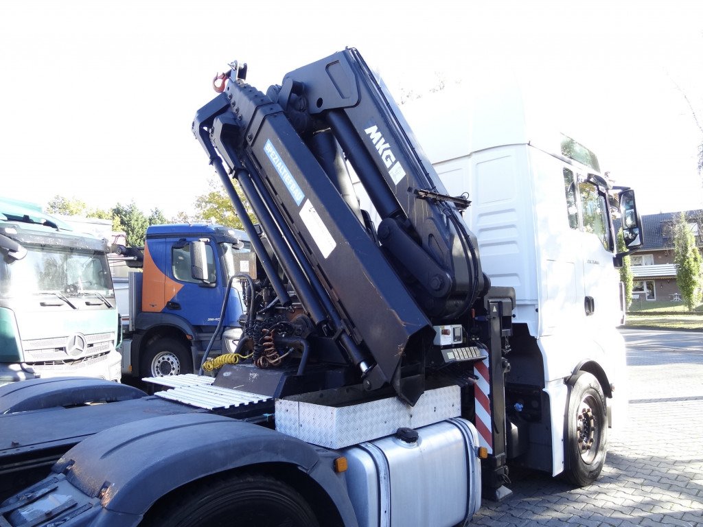 MAN TGX 33.480 6X4 Kran MKG 381 bis 20 Meter - Влекач: снимка 4 MAN TGX 33.480 6X4 Kran MKG 381 bis 20 Meter - Влекач: снимка 4