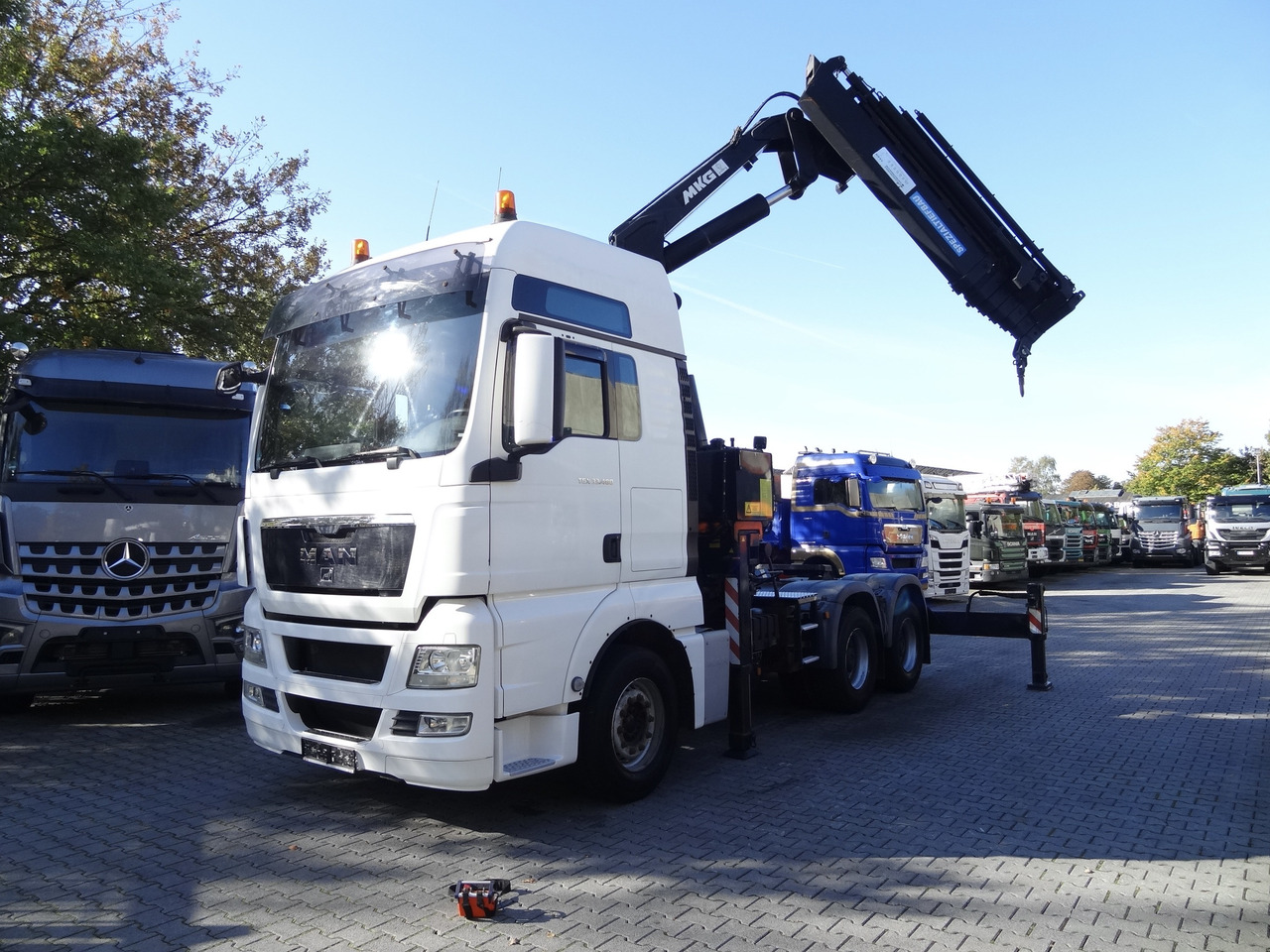 MAN TGX 33.480 6X4 Kran MKG 381 bis 20 Meter - Влекач: снимка 1 MAN TGX 33.480 6X4 Kran MKG 381 bis 20 Meter - Влекач: снимка 1