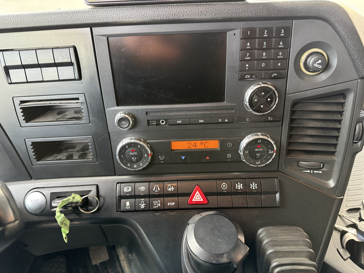 Mercedes-Benz Arocs 2653 6X4 Kran Kesla 2124L - Влекач: снимка 2 Mercedes-Benz Arocs 2653 6X4 Kran Kesla 2124L - Влекач: снимка 2