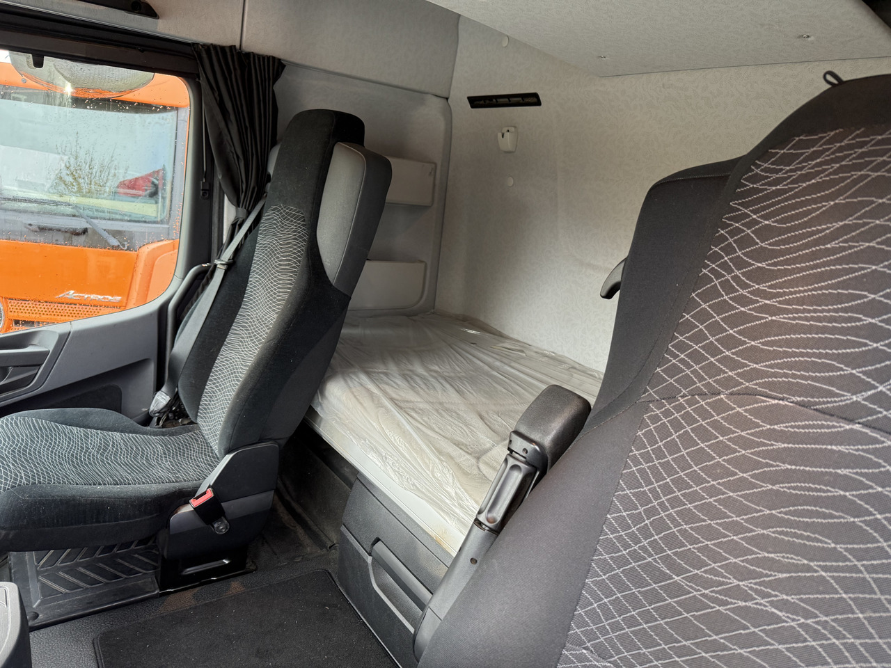 Mercedes-Benz Arocs 2653 6X4 Kran Kesla 2124L - Влекач: снимка 4 Mercedes-Benz Arocs 2653 6X4 Kran Kesla 2124L - Влекач: снимка 4