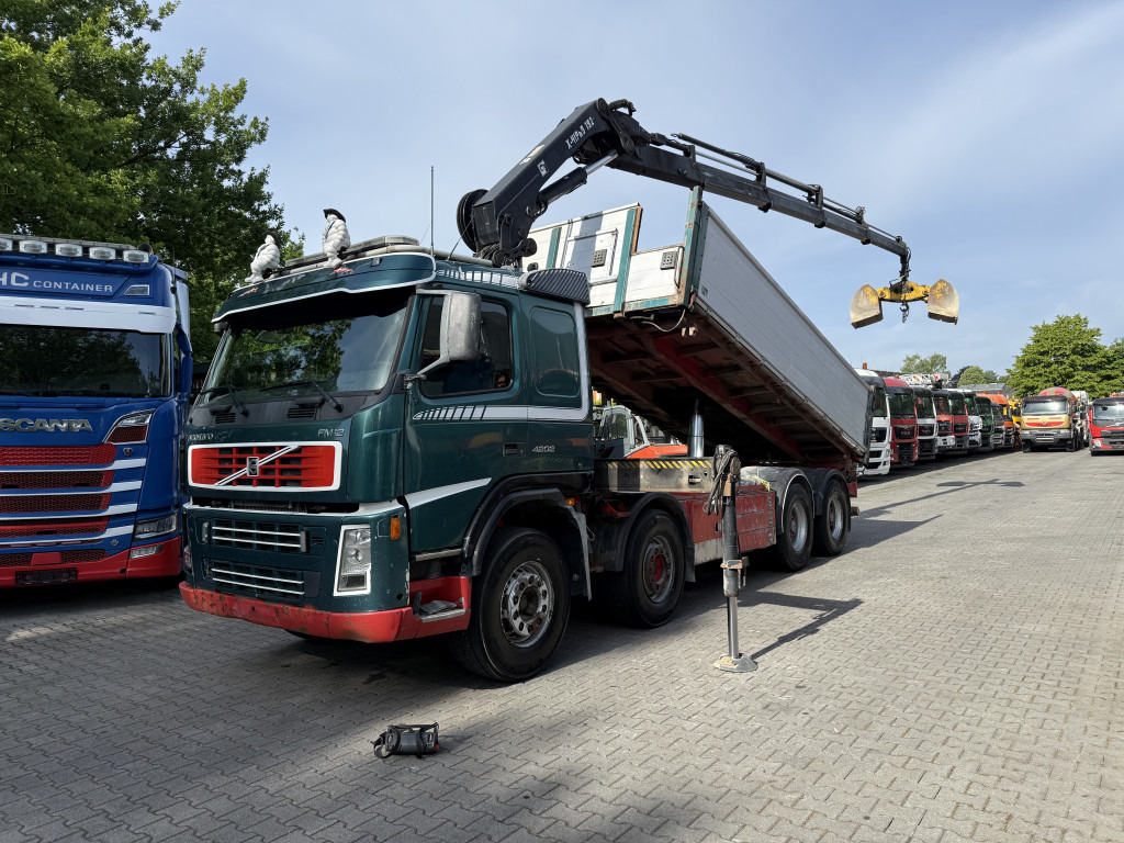 Volvo FM12 420 8X4 Kipper Kran Hiab 192-4 - Самосвал камион, Камион с кран: снимка 1 Volvo FM12 420 8X4 Kipper Kran Hiab 192-4 - Самосвал камион, Камион с кран: снимка 1
