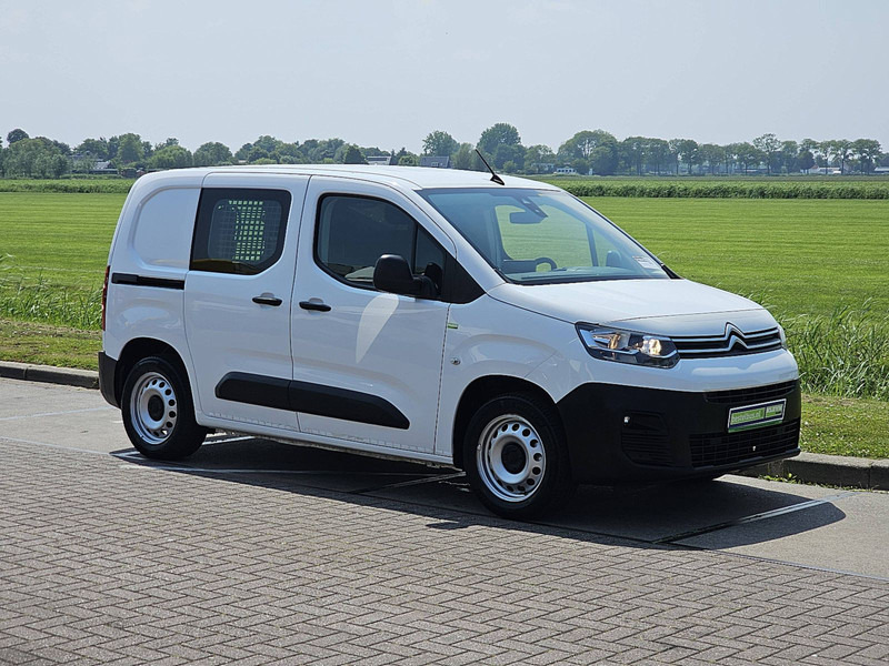 Citroën Berlingo 1.5 L1 Airco Navi Euro6! - Лекотоварен автомобил фургон: снимка 5 Citroën Berlingo 1.5 L1 Airco Navi Euro6! - Лекотоварен автомобил фургон: снимка 5