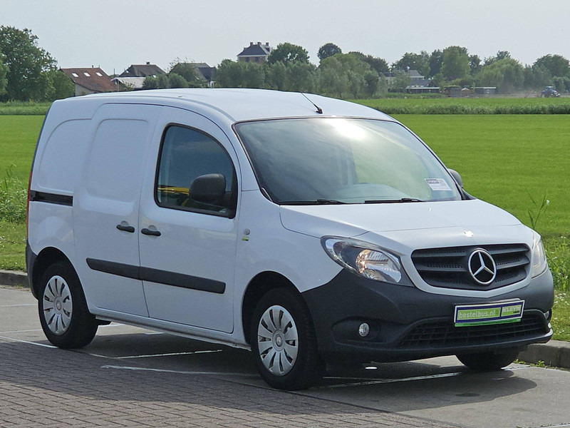 Mercedes-Benz Citan 108 CDI LONG Airco Euro6 NAP - Лекотоварен автомобил фургон: снимка 5 Mercedes-Benz Citan 108 CDI LONG Airco Euro6 NAP - Лекотоварен автомобил фургон: снимка 5
