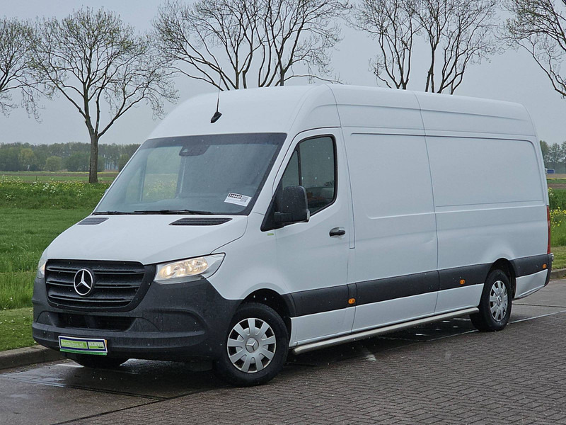 Mercedes-Benz Sprinter 315 AC MBUX EURO6 - Товарен бус: снимка 2 Mercedes-Benz Sprinter 315 AC MBUX EURO6 - Товарен бус: снимка 2