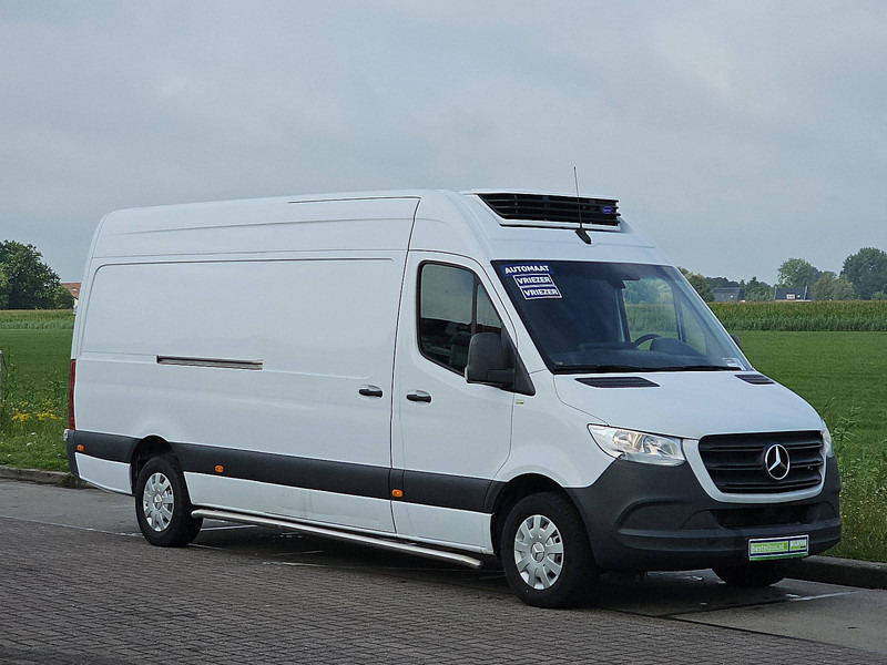 Mercedes-Benz Sprinter 315 L3H2 Koeling Vriezer - Хладилен бус: снимка 5 Mercedes-Benz Sprinter 315 L3H2 Koeling Vriezer - Хладилен бус: снимка 5