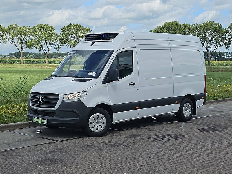 Mercedes-Benz Sprinter 317 L2H2 Koelwagen D/N! - Хладилен бус: снимка 2 Mercedes-Benz Sprinter 317 L2H2 Koelwagen D/N! - Хладилен бус: снимка 2