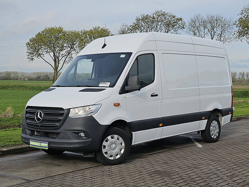 Mercedes-Benz Sprinter 317 L2H2 Mbux Navi RWD! - Товарен бус: снимка 2 Mercedes-Benz Sprinter 317 L2H2 Mbux Navi RWD! - Товарен бус: снимка 2