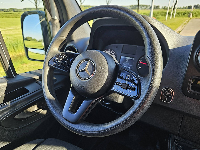 Товарен бус Mercedes-Benz Sprinter 317 L2H2 Mbux RWD!: снимка 10