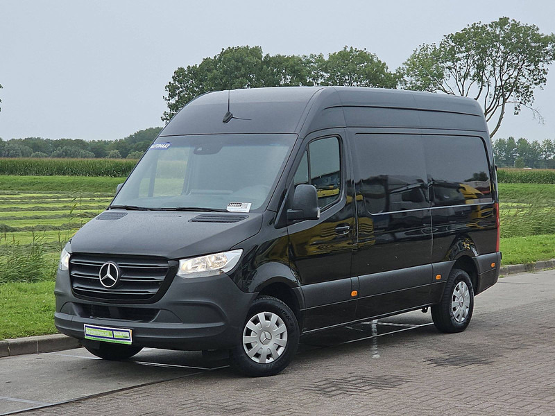 Mercedes-Benz Sprinter 317 laadklep EURO6 - Товарен бус: снимка 2 Mercedes-Benz Sprinter 317 laadklep EURO6 - Товарен бус: снимка 2