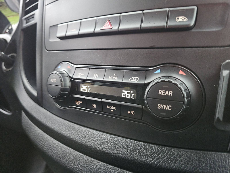 Микробус, Електробус Mercedes-Benz eVito Tourer129 XXL 9p: снимка 10 Микробус, Електробус Mercedes-Benz eVito Tourer129 XXL 9p: снимка 10