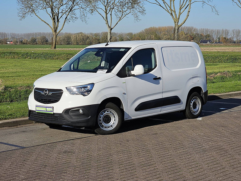 Opel Combo 1.6 D - Лекотоварен автомобил фургон: снимка 2 Opel Combo 1.6 D - Лекотоварен автомобил фургон: снимка 2