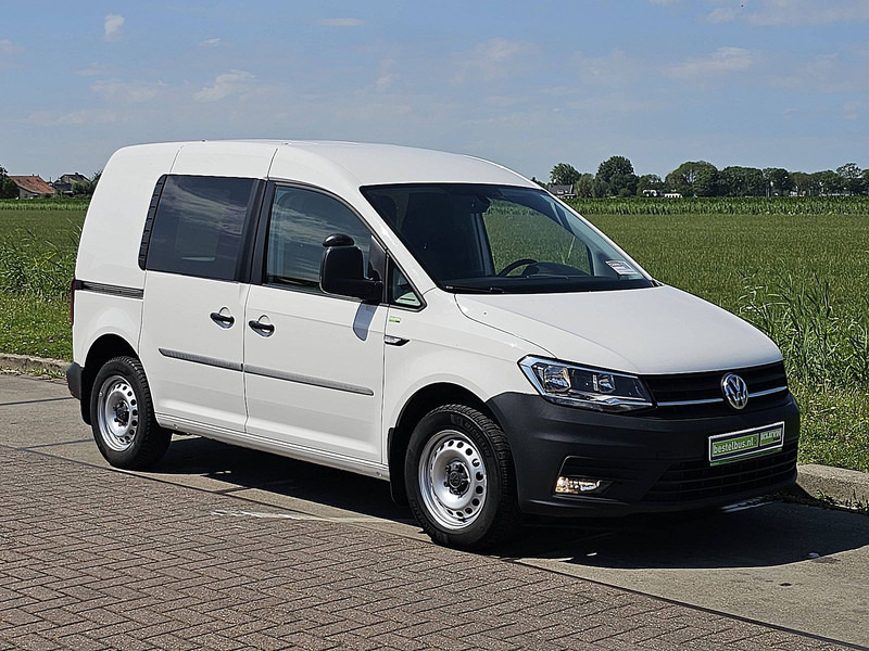 Volkswagen Caddy 2.0 L1 Navi Euro6 102Pk! - Лекотоварен автомобил фургон: снимка 5 Volkswagen Caddy 2.0 L1 Navi Euro6 102Pk! - Лекотоварен автомобил фургон: снимка 5