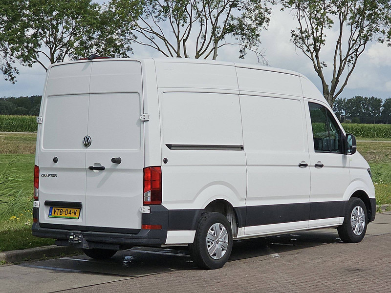 Volkswagen Crafter 2.0 ac EURO6 - Малък ван: снимка 3 Volkswagen Crafter 2.0 ac EURO6 - Малък ван: снимка 3