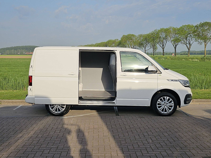 Малък ван Volkswagen Transporter 2.0 TDI L1H1 BULLI LED NAP!: снимка 13