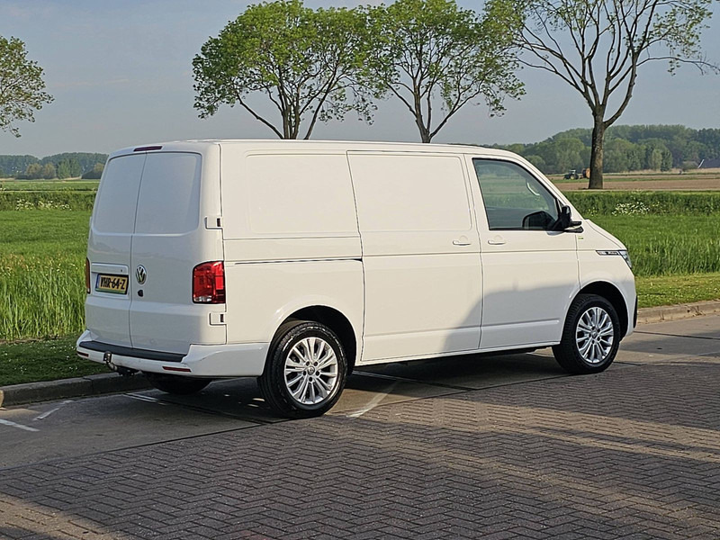 Volkswagen Transporter 2.0 TDI L1H1 BULLI LED NAP! - Малък ван: снимка 3 Volkswagen Transporter 2.0 TDI L1H1 BULLI LED NAP! - Малък ван: снимка 3