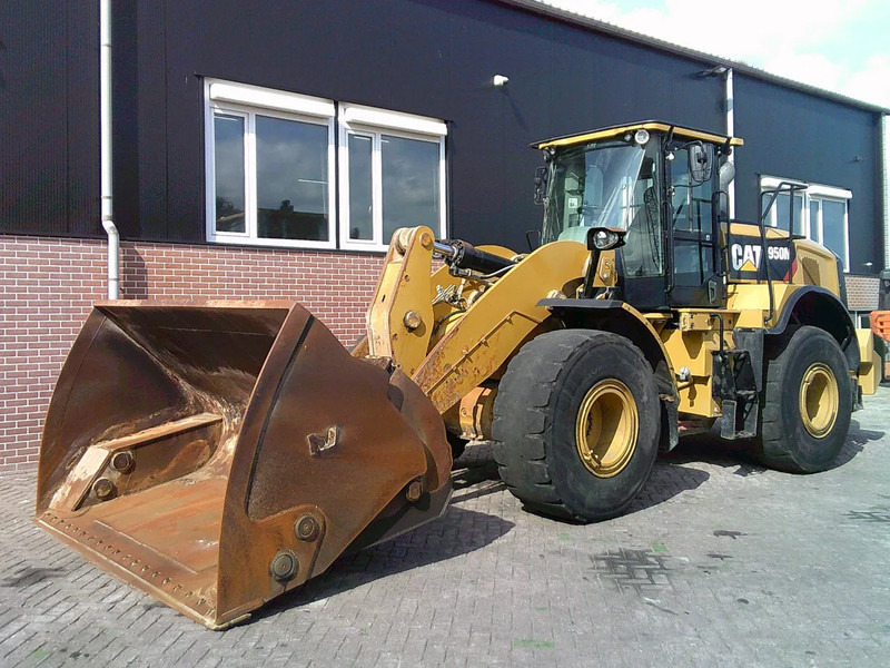 Caterpillar 950M - Колесен товарач: снимка 1 Caterpillar 950M - Колесен товарач: снимка 1