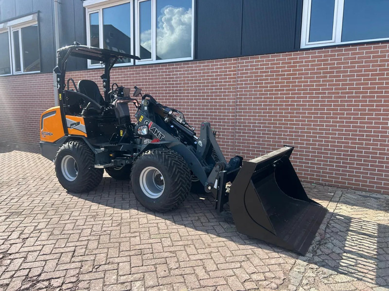 Giant G2700 - Мини верижен товарач: снимка 2 Giant G2700 - Мини верижен товарач: снимка 2