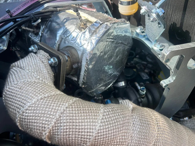 Giant G2700 - Мини верижен товарач: снимка 5 Giant G2700 - Мини верижен товарач: снимка 5