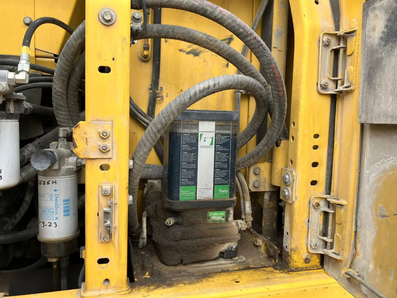 Komatsu HB215LC-2 - Верижен багер: снимка 5 Komatsu HB215LC-2 - Верижен багер: снимка 5