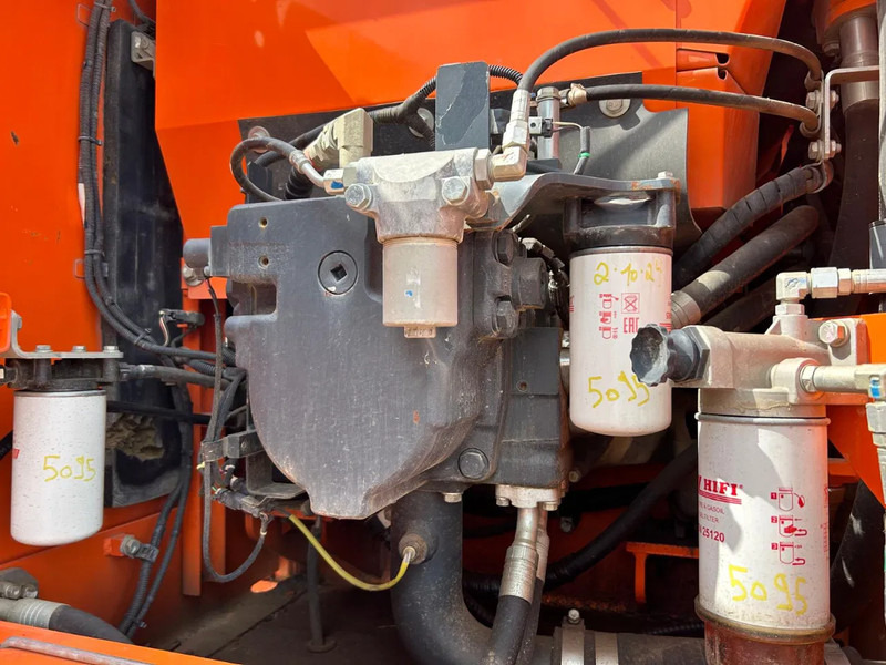 Komatsu PC 210LC-10 - Верижен багер: снимка 5 Komatsu PC 210LC-10 - Верижен багер: снимка 5