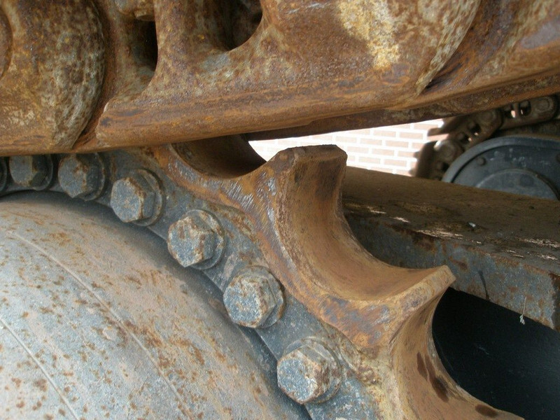 Komatsu PC 600LC-7K - Верижен багер: снимка 5 Komatsu PC 600LC-7K - Верижен багер: снимка 5