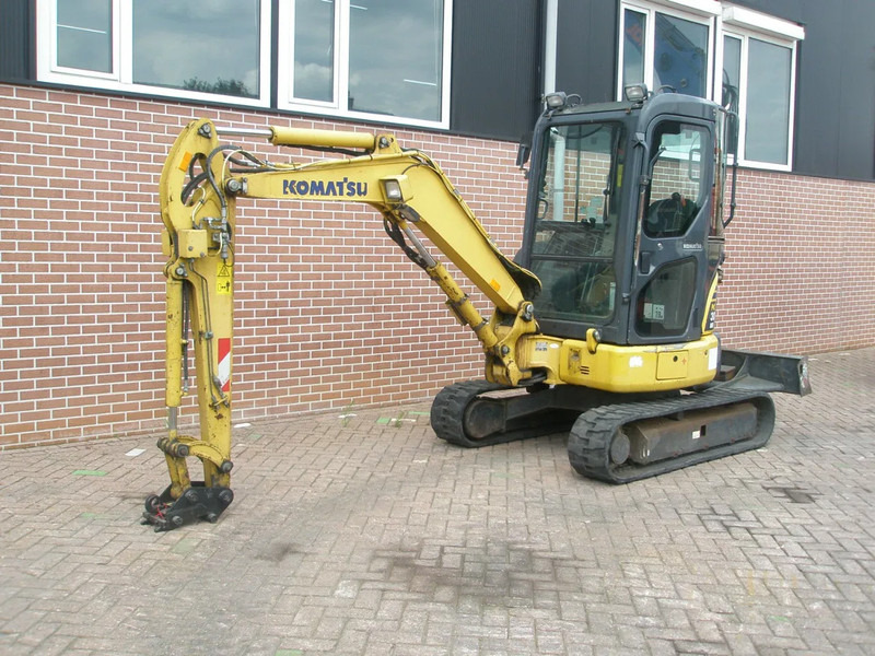 Komatsu PC30MR-3 - Мини багер: снимка 1 Komatsu PC30MR-3 - Мини багер: снимка 1