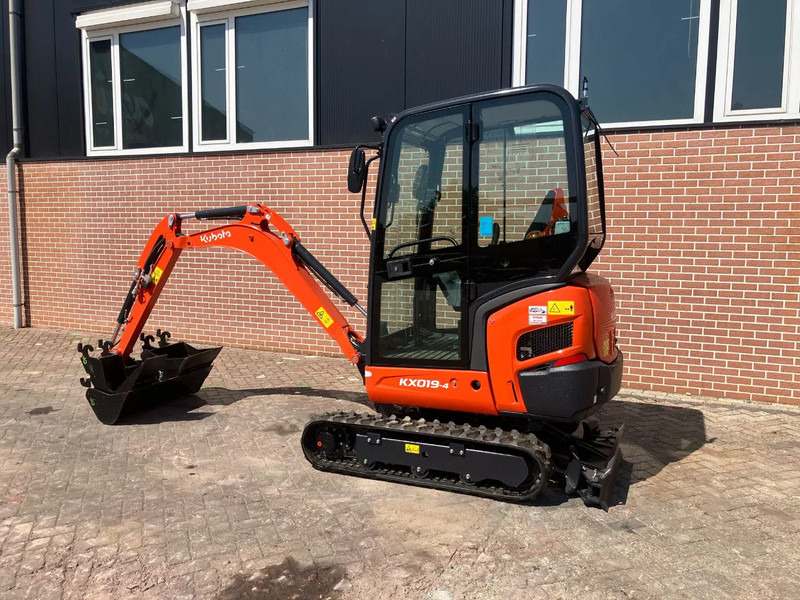 Kubota KX019 4 - Верижен багер: снимка 4 Kubota KX019 4 - Верижен багер: снимка 4