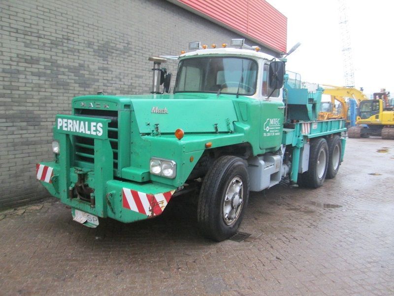 MACK DM807 - Камион с кран, Автокран: снимка 1 MACK DM807 - Камион с кран, Автокран: снимка 1