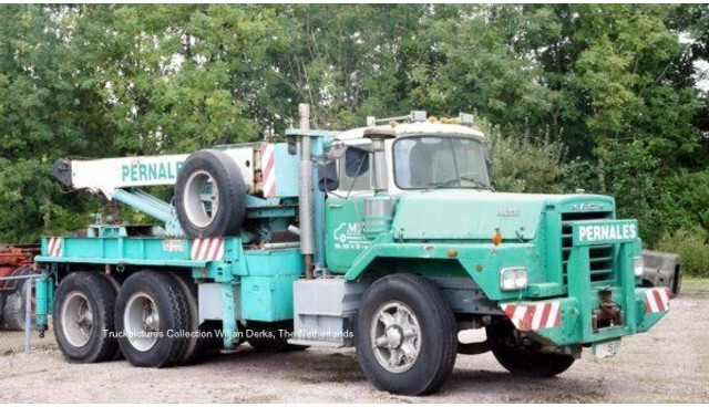 MACK DM807 - Камион с кран, Автокран: снимка 2 MACK DM807 - Камион с кран, Автокран: снимка 2