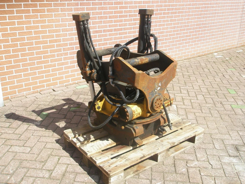 Onbekend S70 engcon EC226 - Тилтротатор за Строителна техника: снимка 2 Onbekend S70 engcon EC226 - Тилтротатор за Строителна техника: снимка 2