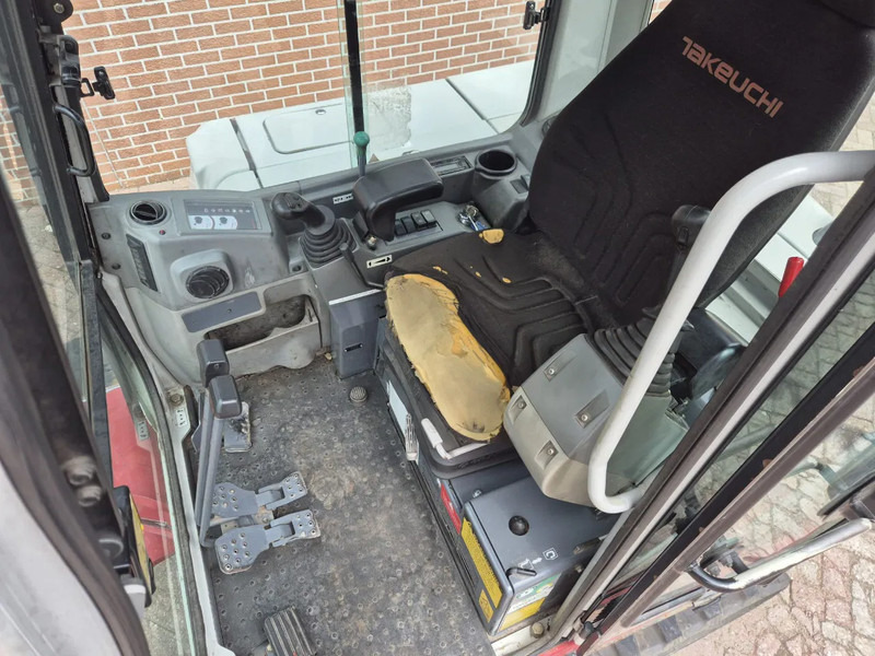 Takeuchi TB250 - Мини багер: снимка 5 Takeuchi TB250 - Мини багер: снимка 5