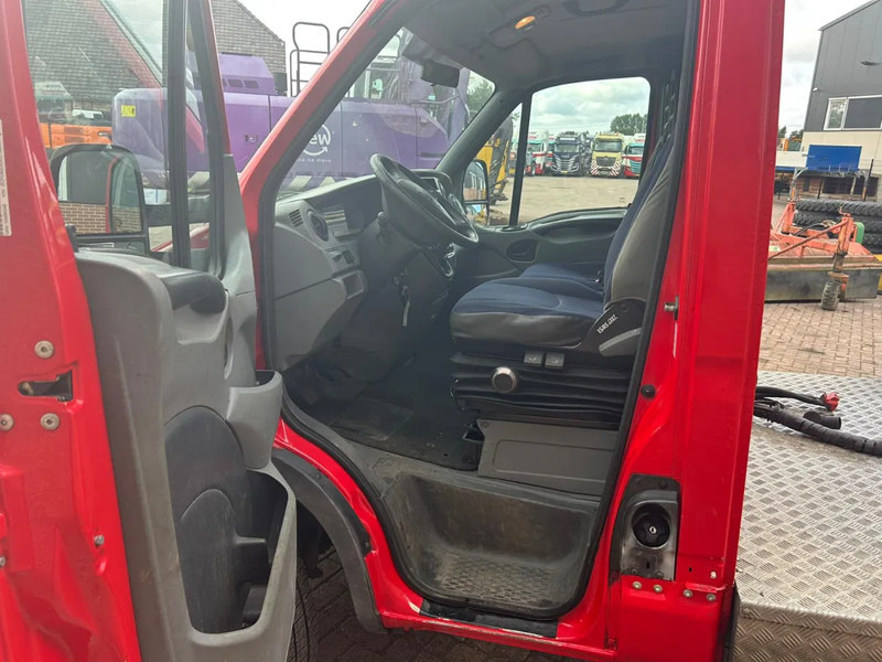 Влекач Iveco Daily 40 C18: снимка 9