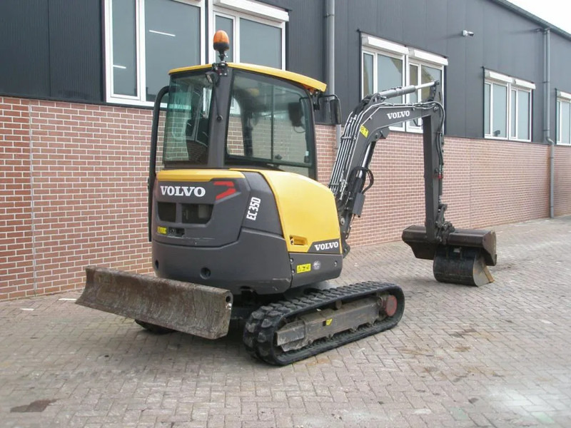 Volvo EC35D - Мини багер: снимка 3 Volvo EC35D - Мини багер: снимка 3