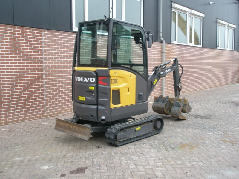 Volvo ECR18E - Мини багер: снимка 3 Volvo ECR18E - Мини багер: снимка 3