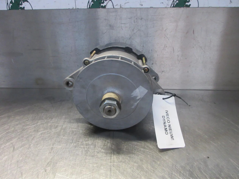 Iveco 0 120 689 524 BOSCH DYNAMO IVECO EURO 2 NIEUWE OP VOORRAAD - Алтернатор за Камион: снимка 2 Iveco 0 120 689 524 BOSCH DYNAMO IVECO EURO 2 NIEUWE OP VOORRAAD - Алтернатор за Камион: снимка 2